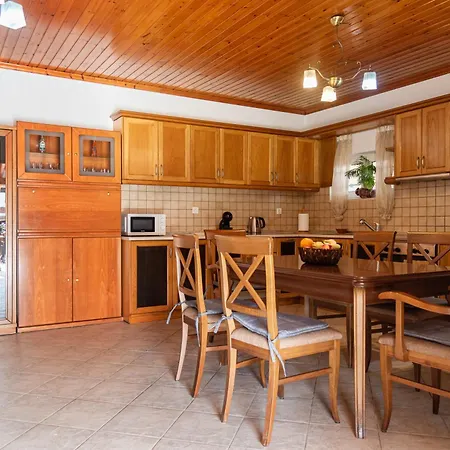 Loutra House