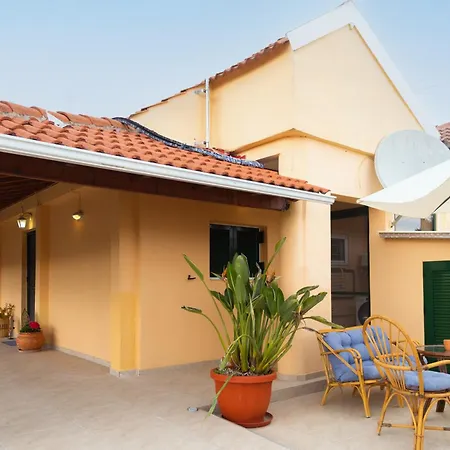 Loutra House