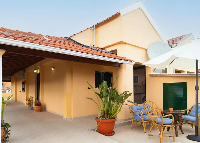 Loutra House