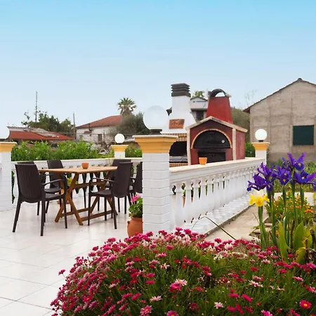 Loutra House Casa de Férias Petrití