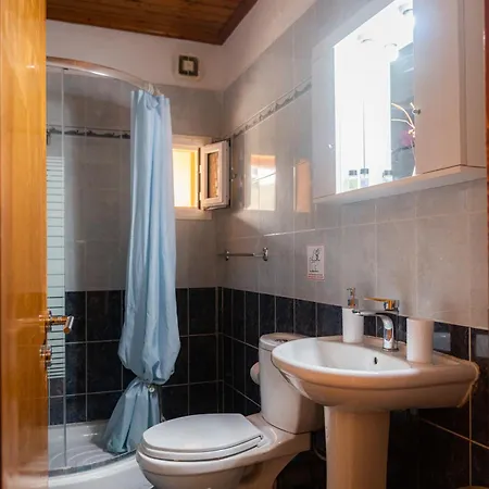Loutra House Petrití