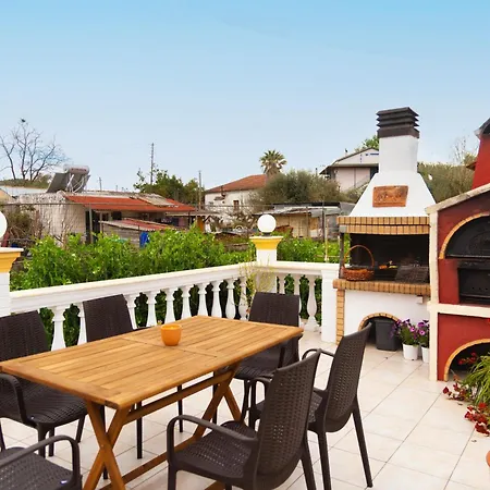 Loutra House Casa vacanze *